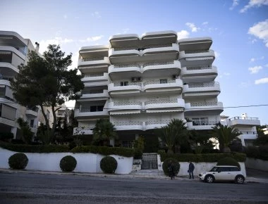 Τέλος η χρήση από τρίτους των πιλοτών στις πολυκατοικίες